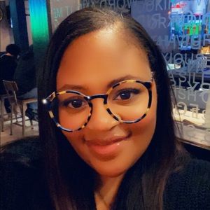 Meet your Posher, Denise